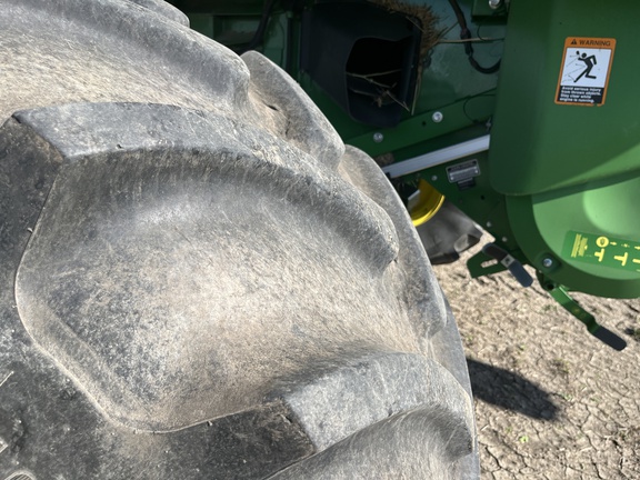 2015 John Deere S680 Combine