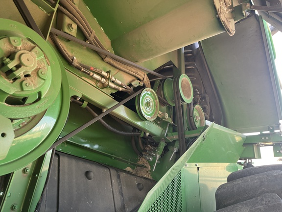 2015 John Deere S680 Combine