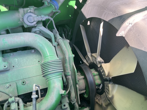 2015 John Deere S680 Combine