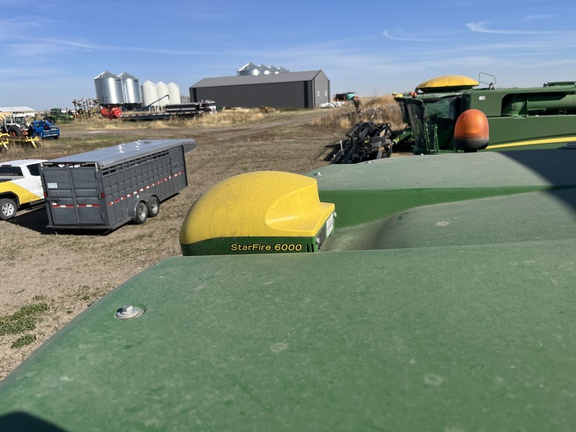 2015 John Deere S680 Combine