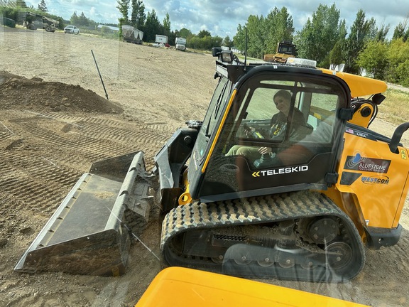 2018 JCB 3TS-8T Compact Track Loader