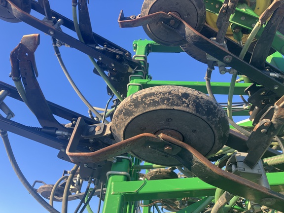 2012 John Deere 1870 Air Seeder