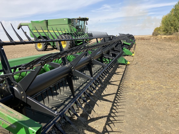 2020 John Deere 745FD Header Combine
