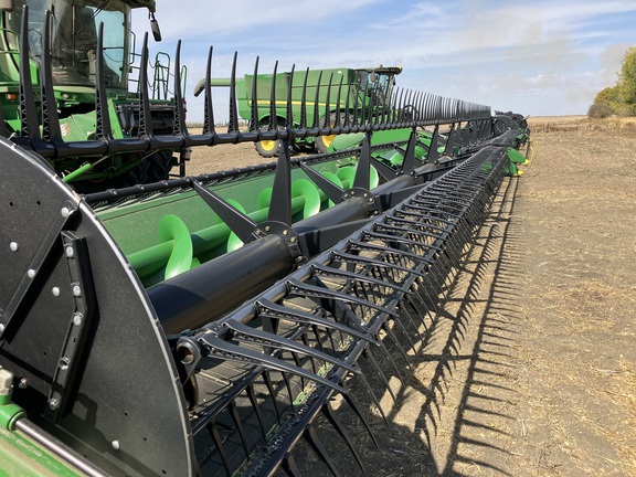2020 John Deere 745FD Header Combine