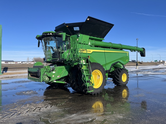 2023 John Deere X9 1100 Combine