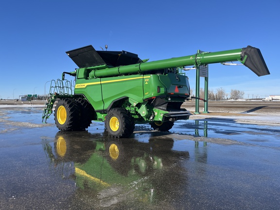 2023 John Deere X9 1100 Combine