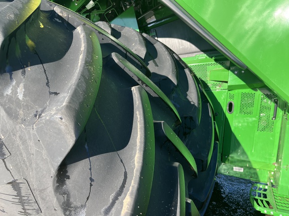 2023 John Deere X9 1100 Combine