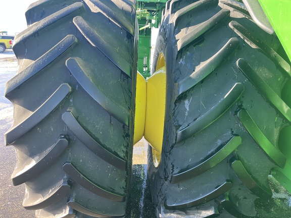 2023 John Deere X9 1100 Combine