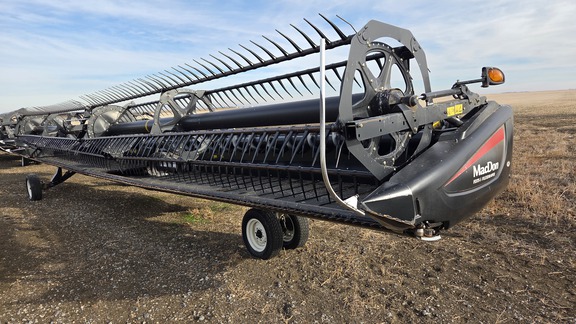 2014 MacDon FD75-40 Header Combine