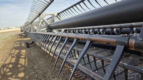 2014 MacDon FD75-40 Header Combine