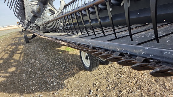 2014 MacDon FD75-40 Header Combine