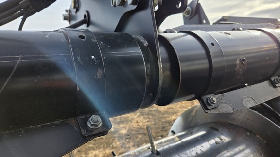 2014 MacDon FD75-40 Header Combine