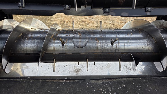 2014 MacDon FD75-40 Header Combine