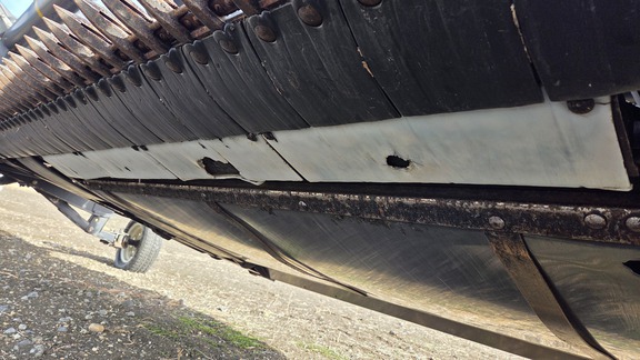 2014 MacDon FD75-40 Header Combine