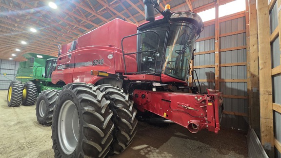 2016 Case IH 8240 Combine