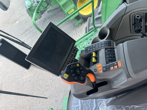 2022 John Deere X9 1100 Combine