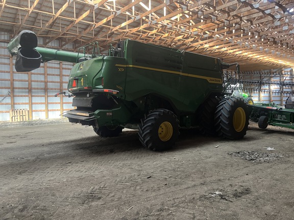 2022 John Deere X9 1000 Combine