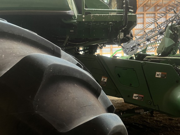 2022 John Deere X9 1000 Combine