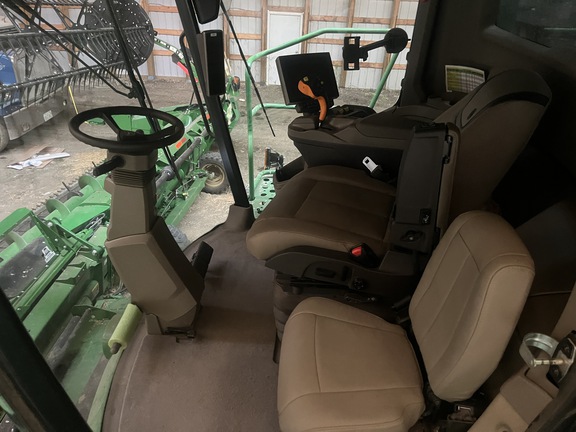 2022 John Deere X9 1000 Combine