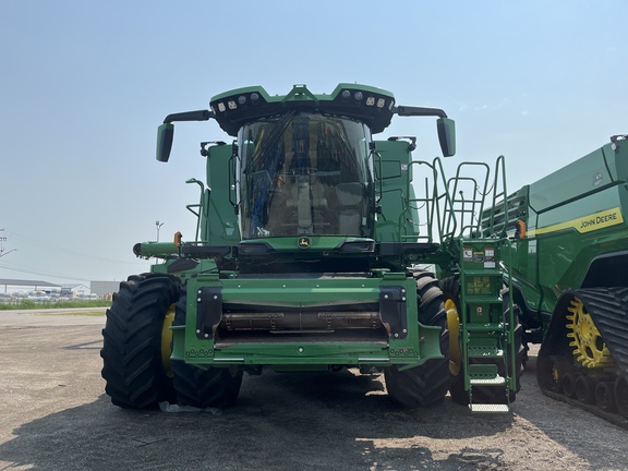 2022 John Deere X9 1000 Combine