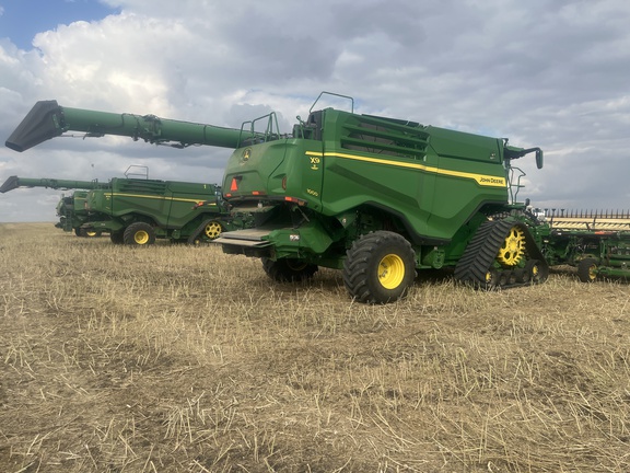 2022 John Deere X9 1000 Combine