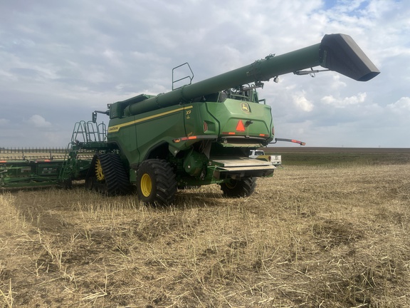 2022 John Deere X9 1000 Combine