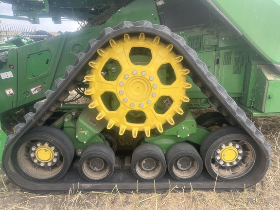 2022 John Deere X9 1000 Combine