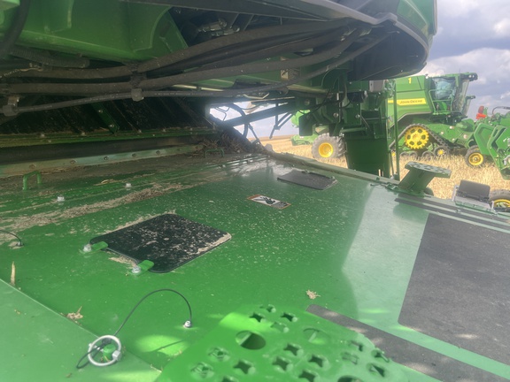 2022 John Deere X9 1000 Combine