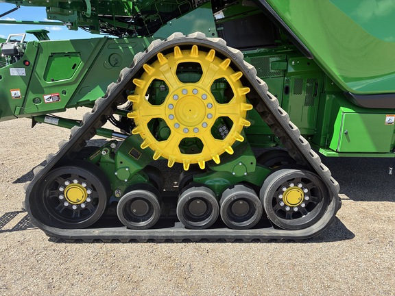 2022 John Deere X9 1000 Combine