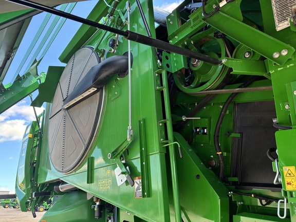 2022 John Deere X9 1000 Combine