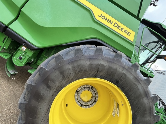2024 John Deere X9 1000 Combine