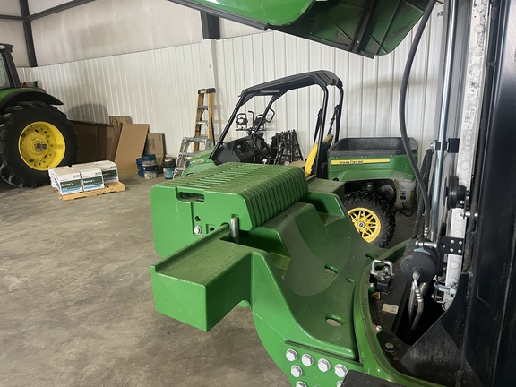 2018 John Deere 9520R Tractor 4WD