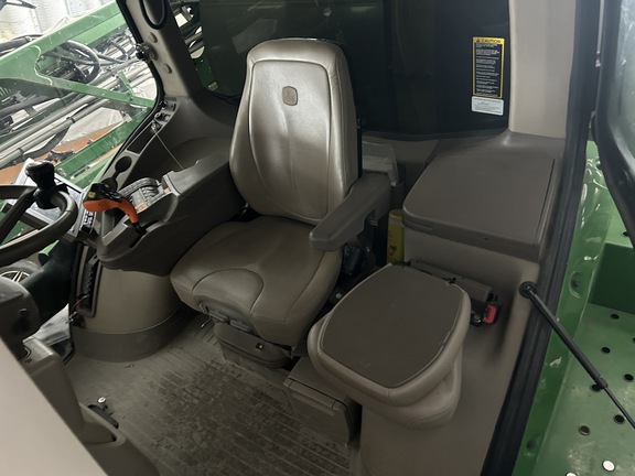2021 John Deere R4060 Sprayer/High Clearance
