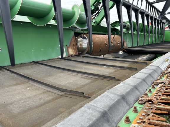 2018 John Deere 640FD Header Combine