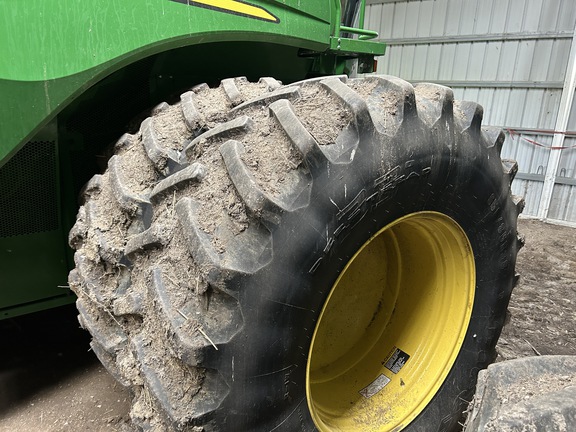 2017 John Deere S690 Combine