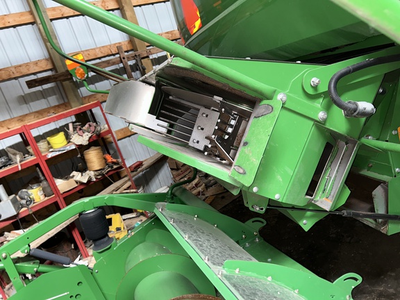 2017 John Deere S690 Combine