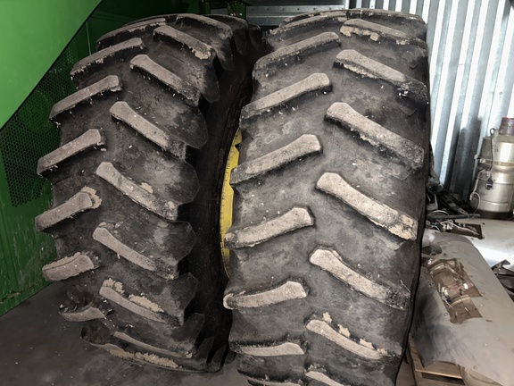 2017 John Deere S690 Combine