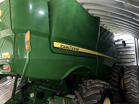 2017 John Deere S690 Combine