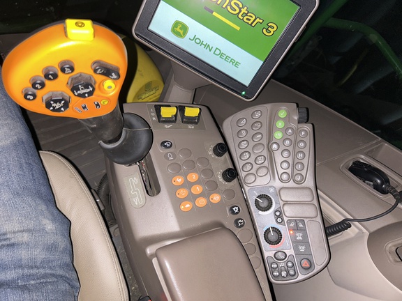 2017 John Deere S690 Combine