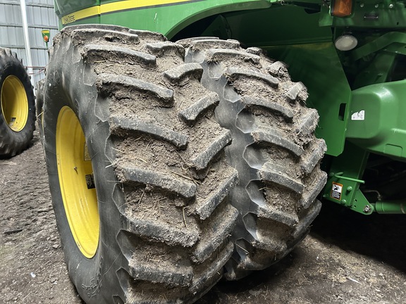 2017 John Deere S690 Combine