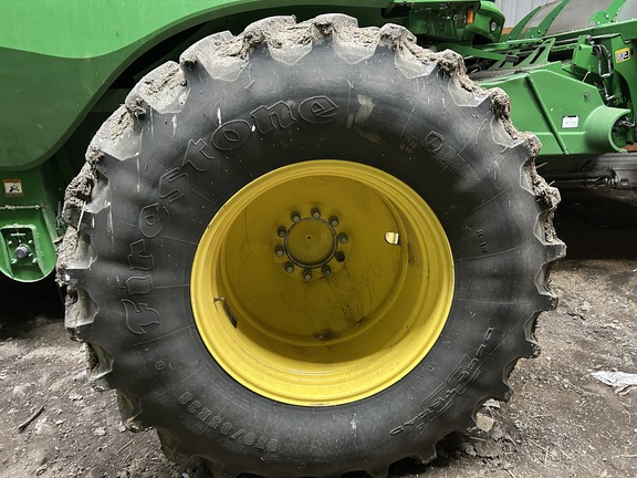 2017 John Deere S690 Combine