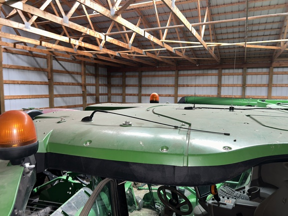 2017 John Deere S690 Combine