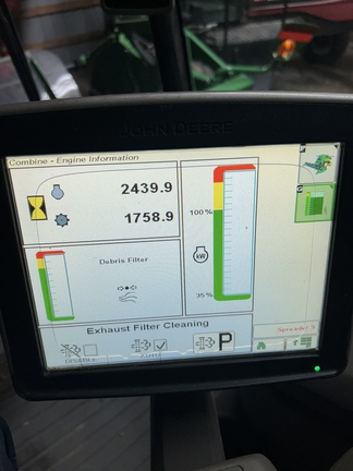 2017 John Deere S690 Combine