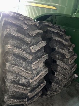 2017 John Deere S690 Combine