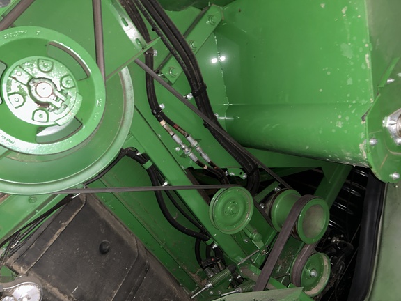 2017 John Deere S690 Combine