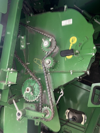 2017 John Deere S690 Combine