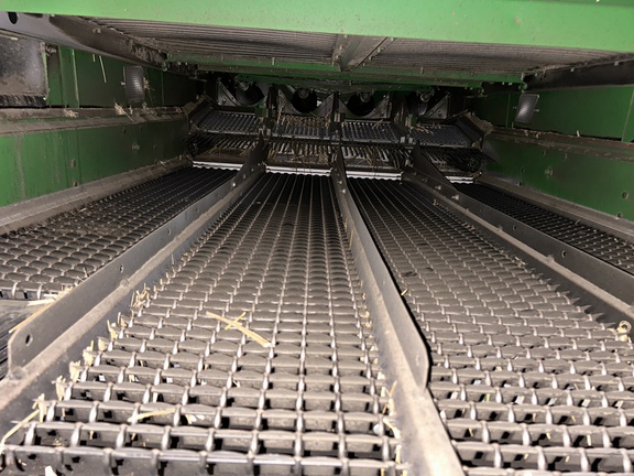 2017 John Deere S690 Combine