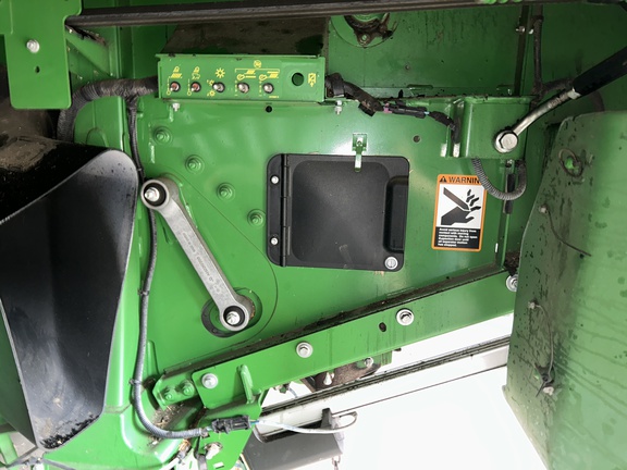 2017 John Deere S690 Combine