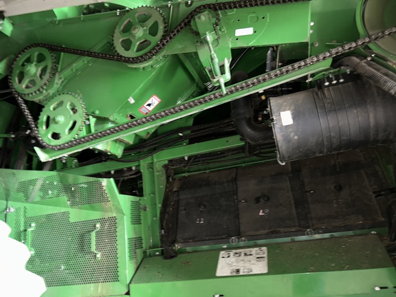 2017 John Deere S690 Combine