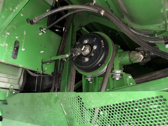 2017 John Deere S690 Combine